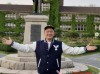 尹亨彬延世大学校园里散步，称实现他的学生梦想