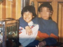 歌手李孝利童年照公开 “口香糖微笑”引起人们注意