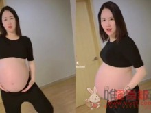“三胞胎怀孕”黄信英近90公斤轻装上阵四肢纤细