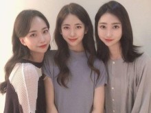 朴敏夏和漂亮的姐妹们一起拍合照