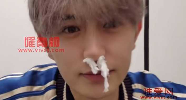 童锦程“查房”虎牙美女主播晴小兔,看得用餐巾纸塞鼻孔?