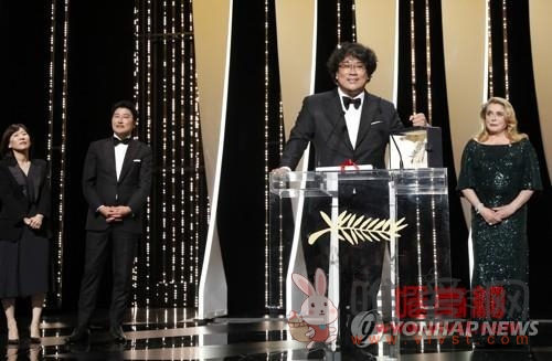 韩国导演奉俊昊被列入法国百科全书 作品受影迷好评