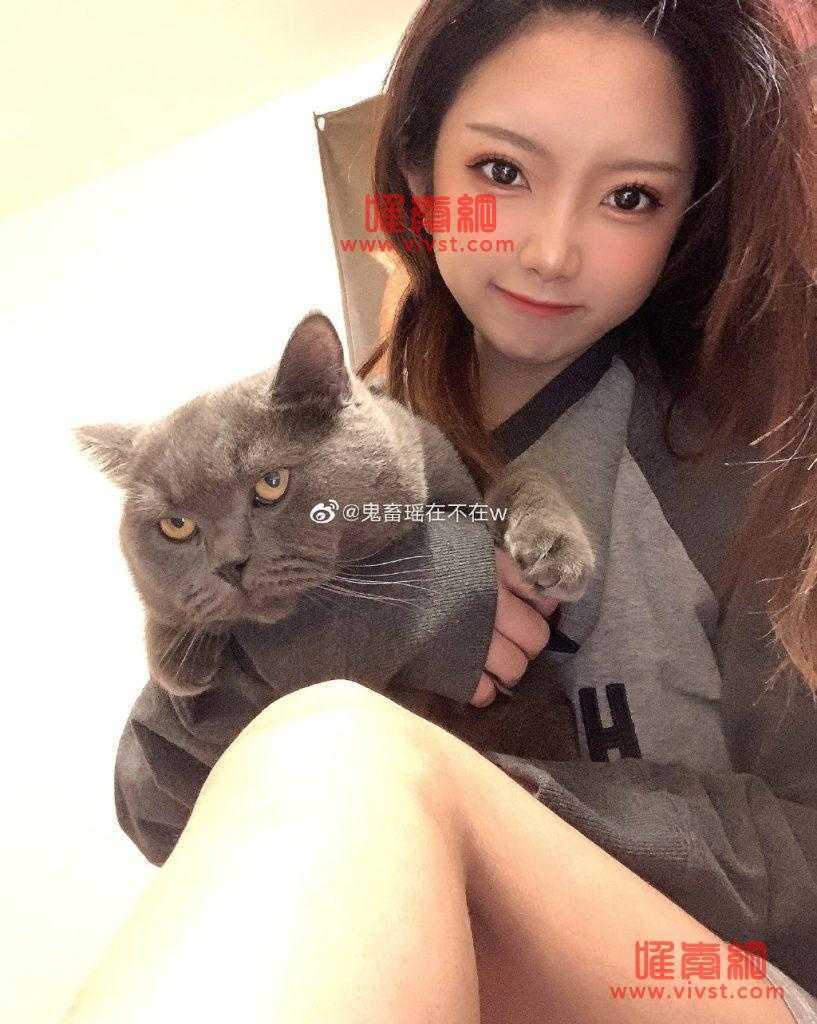 鬼畜瑶在不在w一个人气很高的二次元COSER美少女