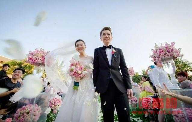 王栎鑫和他老婆吴雅婷怎么认识的，他们为什么选择三亚结婚？