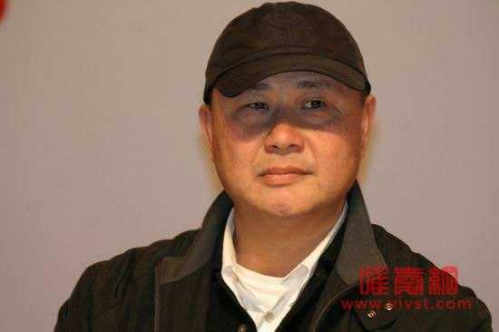 刘镇伟为什么老吹自己，他是什么水平的导演？