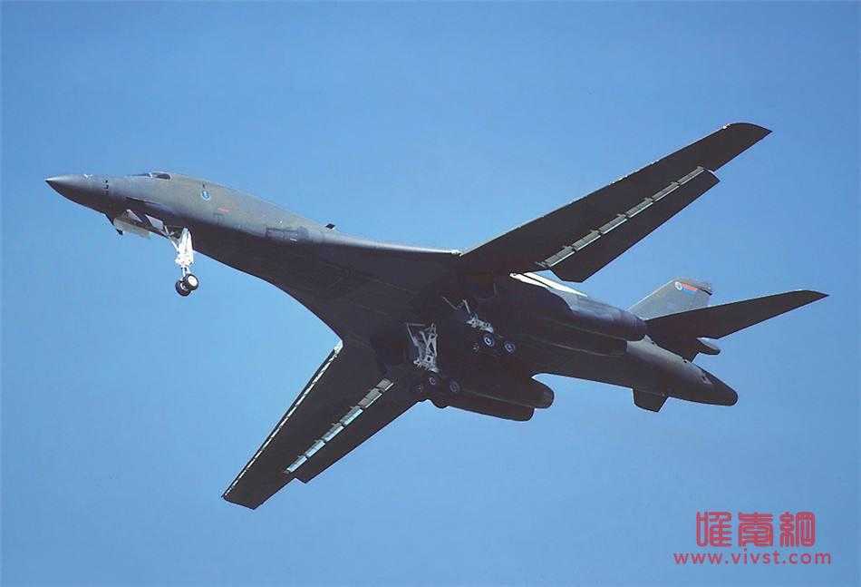 美国b-1b轰炸机一架价格多少钱？美国b-1b轰炸机图片集合