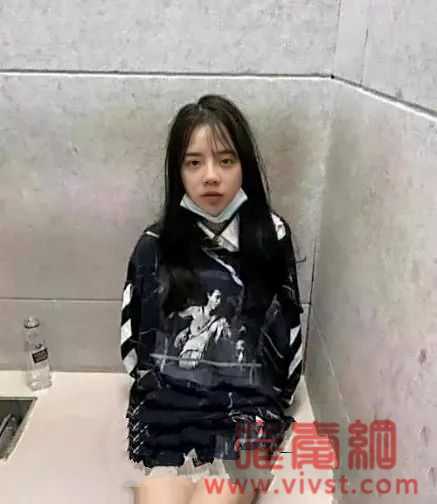  "三部封神"的潘甜甜复出开直播?成都美女长相酷似潘甜!